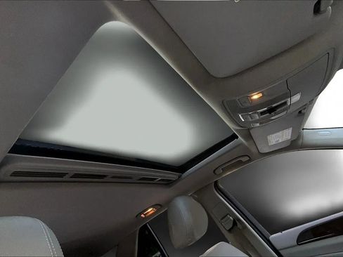 Used 2014 Mercedes-Benz ML 350 ML 350 4MATIC Sport Utility 4D w/ Premium 1 Package image 23