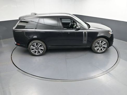 New 2025 Land Rover Range Rover SV image 37