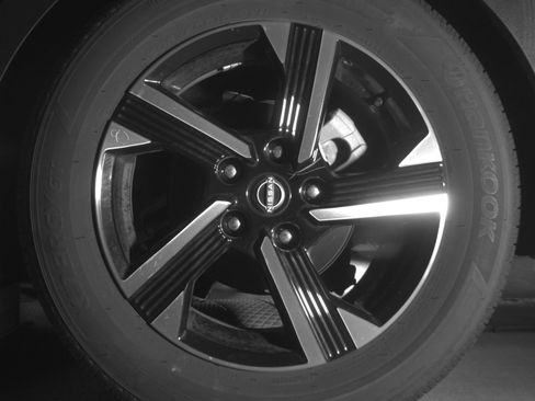 Used 2025 Nissan Sentra SV FWD image 14