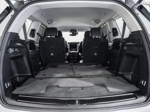 Certified 2024 Jeep Grand Cherokee L Limited w/ Luxury Tech Group II image 10