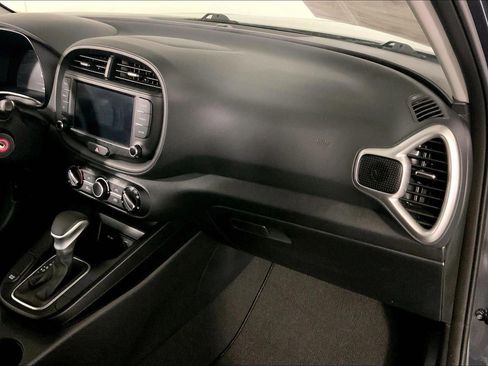 Certified 2025 Kia Soul LX image 16