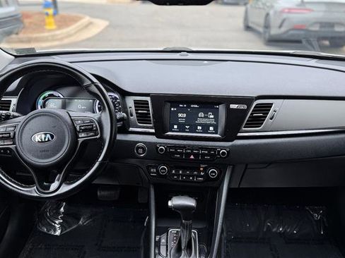 Used 2019 Kia Niro EX image 19