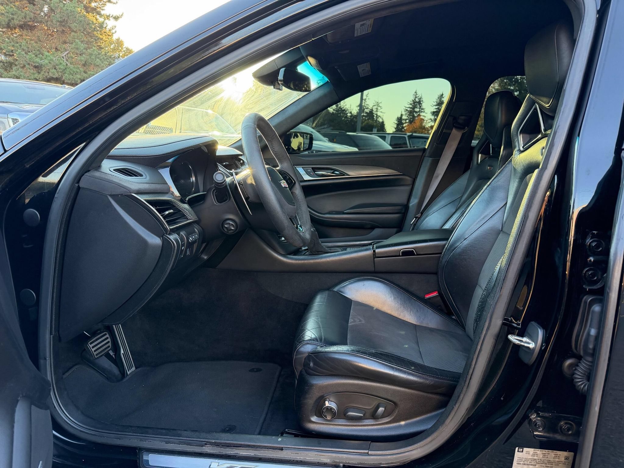 Used 2016 Cadillac CTS V w/ Luxury Package RWD image 27