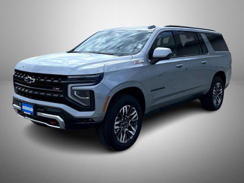 Certified 2025 Chevrolet Suburban Z71 image 1