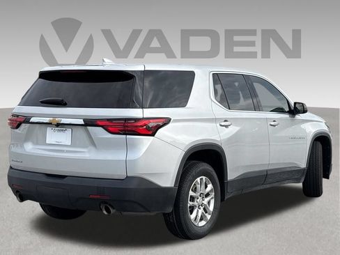 Used 2022 Chevrolet Traverse LS FWD image 35