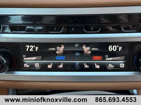 Used 2022 BMW 740i w/ Premium Package image 24