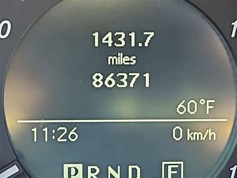 Used 2011 Mercedes-Benz GLK 350 2WD image 17