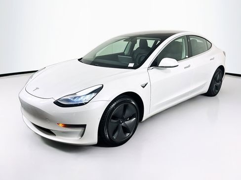 Used 2020 Tesla Model 3 Standard Range Plus image 3