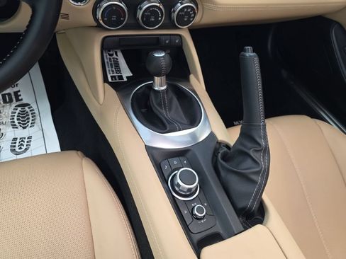 Used 2024 MAZDA MX-5 Miata Grand Touring w/ Weather Package RWD image 17