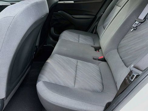 Used 2024 Kia Seltos LX AWD/4WD image 24