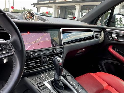 Used 2021 Porsche Macan AWD/4WD image 15