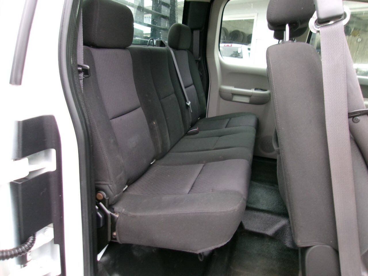 Used 2011 Chevrolet Silverado 2500 W/T AWD/4WD image 10
