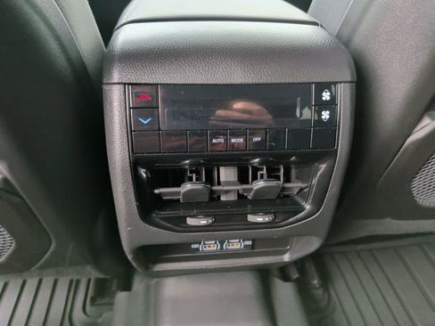 Used 2024 Jeep Grand Cherokee L Laredo AWD/4WD image 19