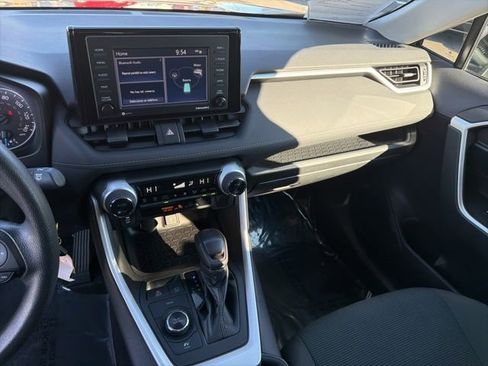 Used 2021 Toyota RAV4 LE image 14