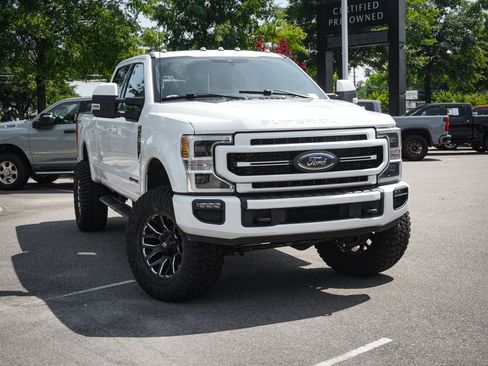Used 2022 Ford F250 Lariat w/ Lariat Ultimate Package AWD/4WD image 2