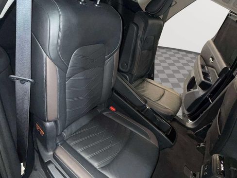 Used 2022 Nissan Pathfinder Platinum w/ Cargo Package AWD/4WD image 34