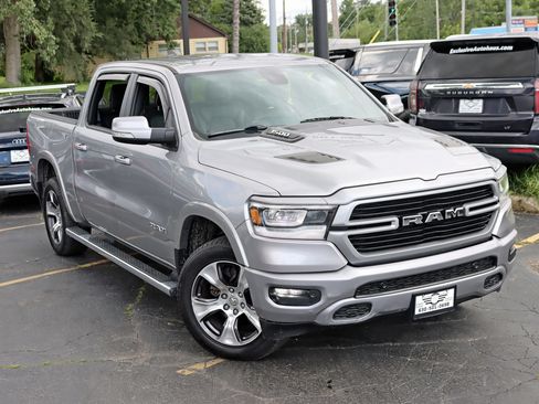 Used 2019 RAM 1500 Laramie w/ Sport Appearance Package AWD/4WD image 7