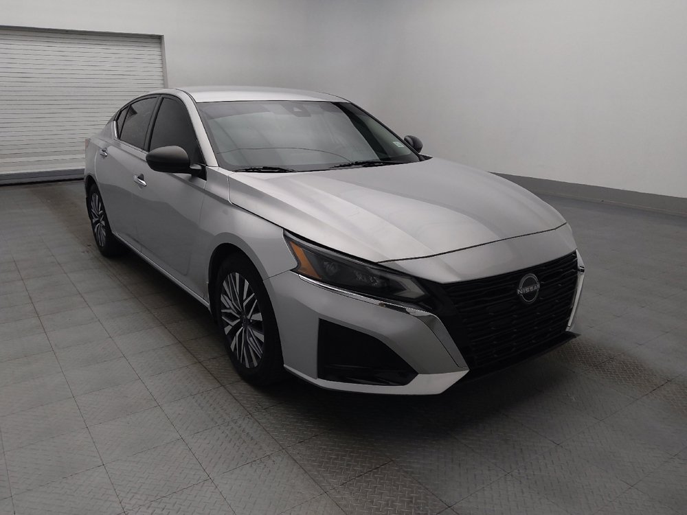 Used 2024 Nissan Altima 2.5 SV FWD image 13