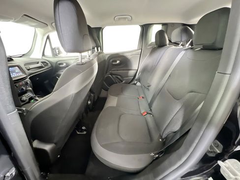 Used 2019 Jeep Renegade Altitude w/ Quick Order Package 2XM image 22