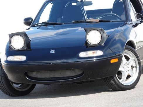 Used 1996 MAZDA MX-5 Miata RWD image 15
