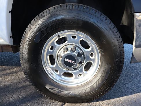 Used 2001 GMC Sierra 2500 SLT w/ SLT Marketing Option Pkg image 41