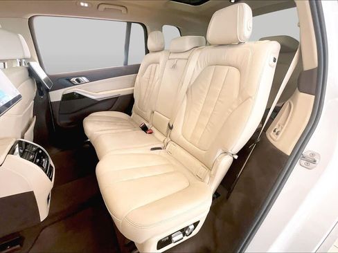 Used 2019 BMW X7 xDrive40i w/ Parking Assistance Package AWD/4WD image 18