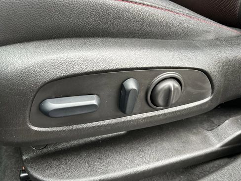 Used 2025 Chevrolet Blazer RS image 18