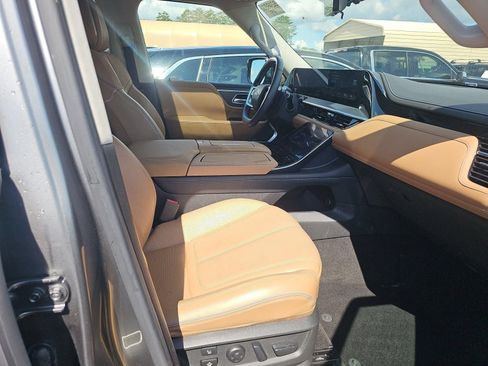 Certified 2025 INFINITI QX80 Sensory AWD/4WD image 8