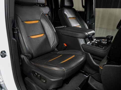 Used 2023 GMC Sierra 1500 AT4 image 30