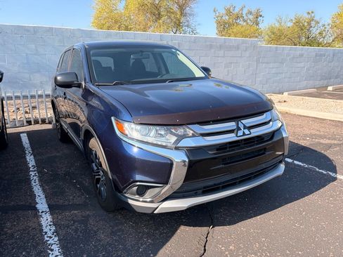 Used 2017 Mitsubishi Outlander ES FWD image 4