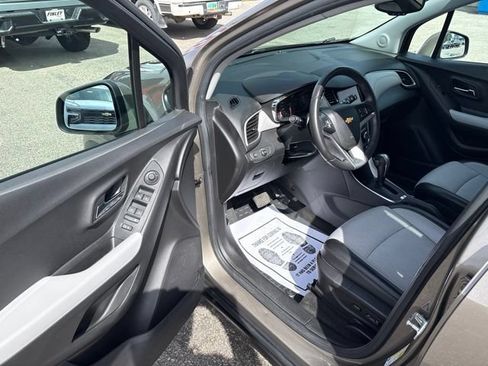 Used 2021 Chevrolet Trax LT w/ Driver Confidence Package AWD/4WD image 10