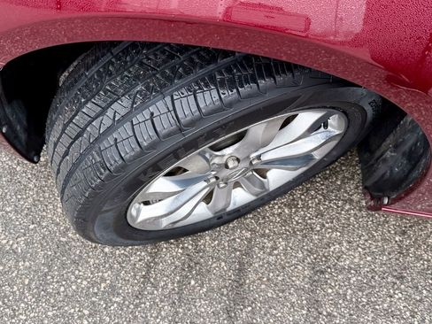 Used 2017 Chrysler 300 Limited w/ Value Package image 33