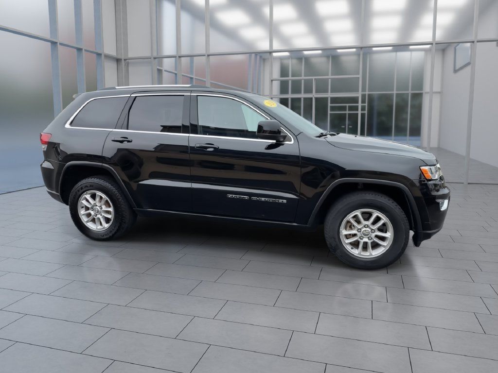 Used 2020 Jeep Grand Cherokee Laredo w/ Security & Convenience Group AWD/4WD image 9
