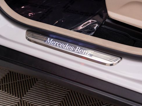 Used 2022 Mercedes-Benz GLC 300 4MATIC image 15