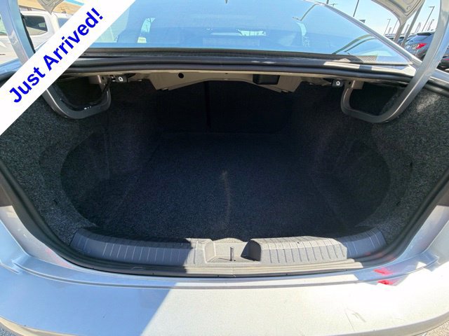 Used 2025 Volkswagen Jetta SE FWD image 34