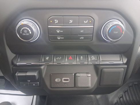 Used 2025 Chevrolet Silverado 2500 W/T AWD/4WD image 19