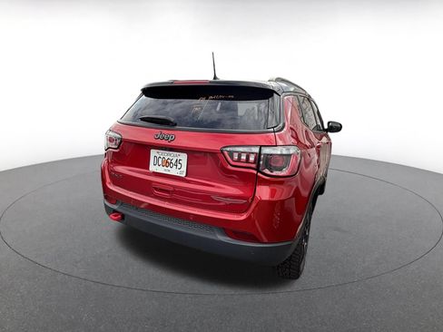 Used 2025 Jeep Compass Trailhawk AWD/4WD image 13