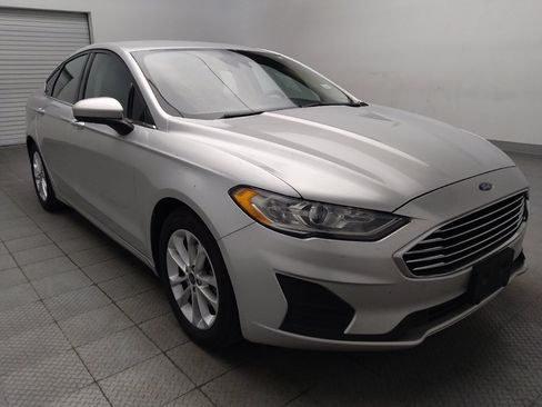 Used 2019 Ford Fusion SE FWD image 13