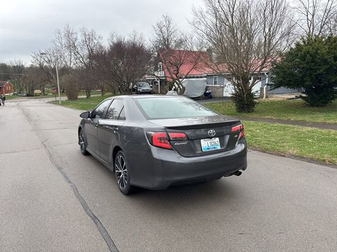 Used 2012 Toyota Camry SE image 3