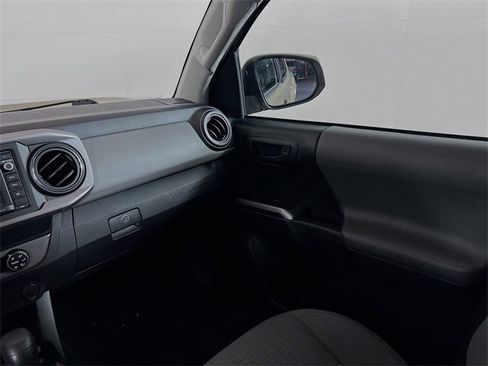 Used 2019 Toyota Tacoma SR5 image 17