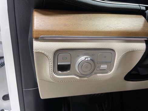 Used 2024 Mercedes-Benz GLE 350 4MATIC image 19