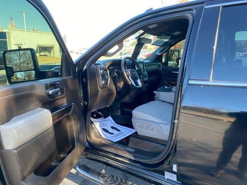 Used 2022 GMC Sierra 2500 SLE w/ SLE Convenience Package image 10