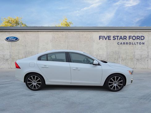Used 2018 Volvo S60 T5 Inscription image 9
