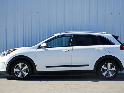 Used 2019 Kia Niro LX image 8