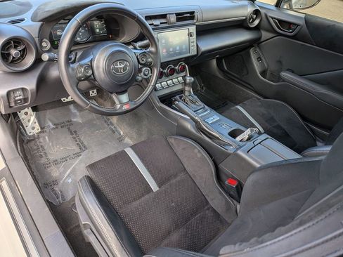 Used 2023 Toyota GR86 Premium RWD image 10