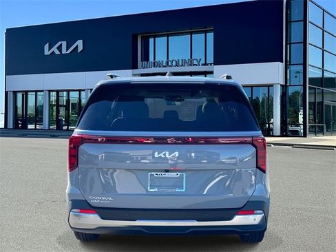New 2026 Kia Carnival SX image 5