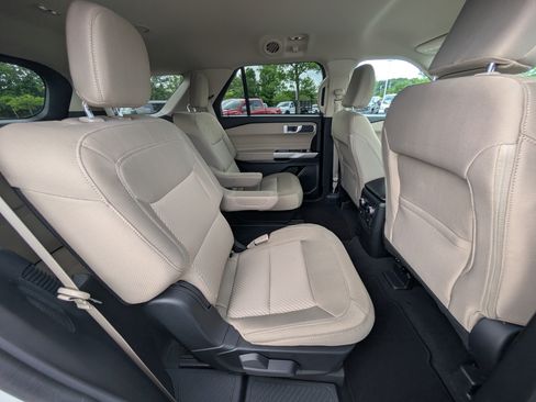 Certified 2023 Ford Explorer XLT AWD/4WD image 11