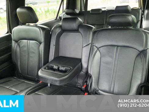 Used 2024 Jeep Wagoneer L Series II w/ Flexible Seating Group RWD image 18