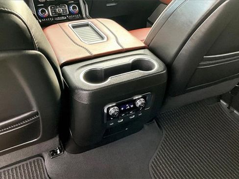 Used 2023 GMC Yukon Denali Ultimate image 23