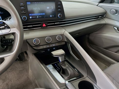 Used 2023 Hyundai Elantra SE FWD image 25